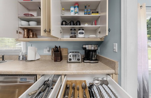 Summerville House | under 7 min to Masters, Pool, Sauna, Gym, Fie Pit, Luxury Amenities