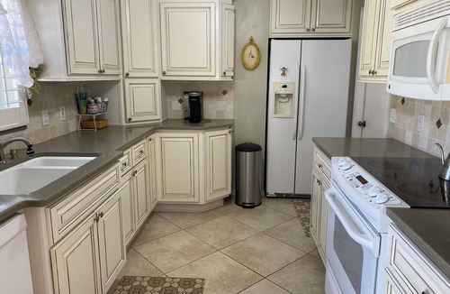 Lady Lake Villa | Unique Villa w/Huge Patio - Includes Golf Cart
