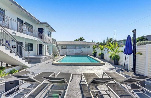 North Beach Apartment | UNIT #10 Waves on Desoto Studio with Pool