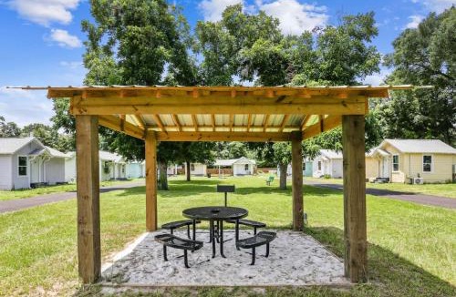 South Pensacola House | Unit 15 Cozy Studio Retreat Near Downtown Pensacola