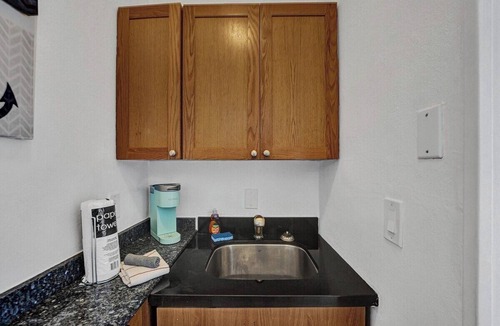 North Beach Apartment | Unit #5 Waves on Desoto Studio with Pool