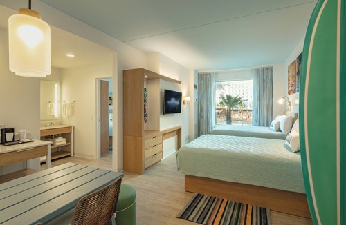 Florida Center Hotel | Universal's Endless Summer Resort - Dockside Inn and Suites