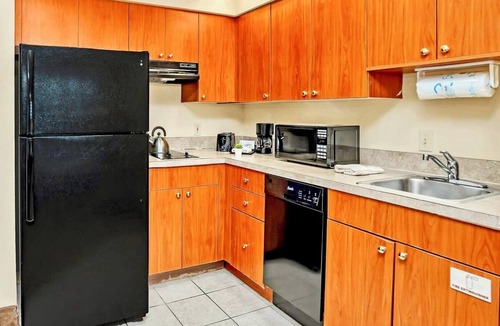 Florida Central Atlantic Coast Apartment | Universal Studio Condo w Pool and Hot Tub