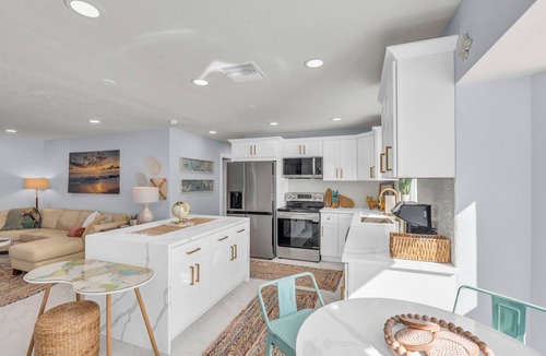 Yacht Club House | Unwind on Windsor: Yacht Club area Canal/Pool Home