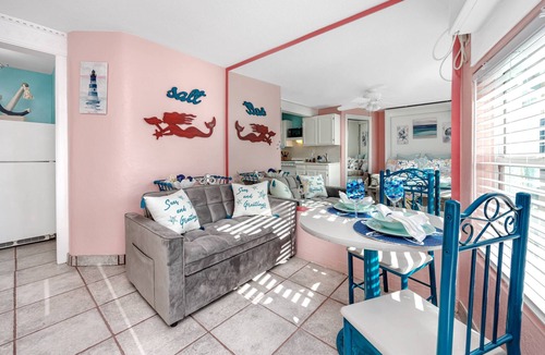 North Redington Beach Condo | Updated! Just Steps to the Sand! FREE Activities! Onsite Laundry & Free Parking ~ Sea Rocket #1