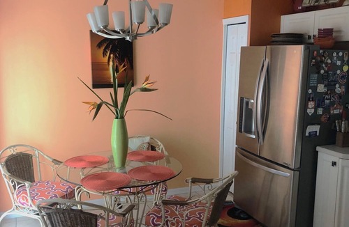 Willoughby Acres Condo | Upper level, end unit condo, 2+/2/0, near I-75 and Seed-To-Table.