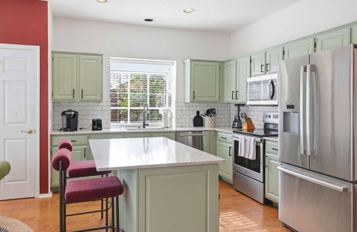 North Central Thousand Oaks House | Upscale Escape Pool, Hot Tub, Game Room, Firepit
