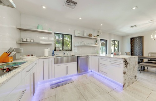 Santa Barbara Estates House | Upscale Home w/Hot Tub: Walk to Pompano Beach!