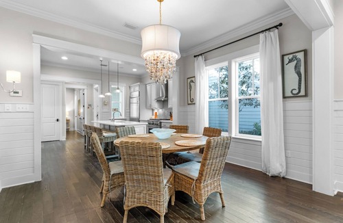 Watercolor House | Upscale Watercolor Home + Golf Cart, Bikes & Pools