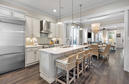 Watercolor House | Upscale Watercolor Home + Golf Cart, Bikes & Pools