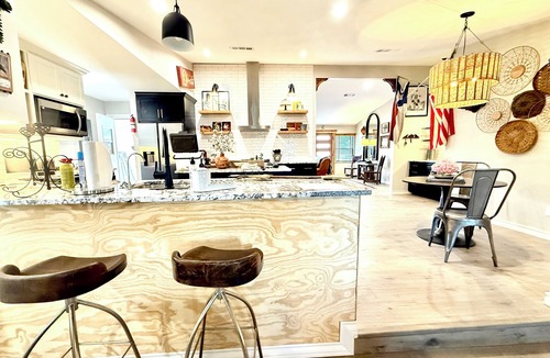 Midland House | URBAN COWBOY OLD MIDLAND FULL REMODEL