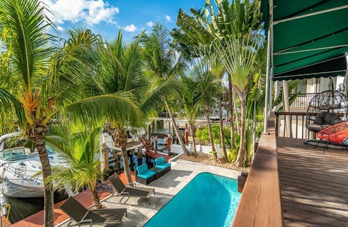 Hendricks and Venice Isles Hotel | PRIVATE OASIS 3 BEDROOM-2 BATH FOR 6 GUESTS