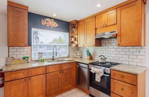 Little Venice House | Vaca Vista 3 bed 3 bath pool and 2 jacuzzi`s 40 ft of dockage 2 kayaks 2 paddleboards