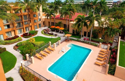 Boca Raton Hotel | Vacation is Calling! 2 Posh Units, Close to Boca Raton Beach, Free Parking, Pool