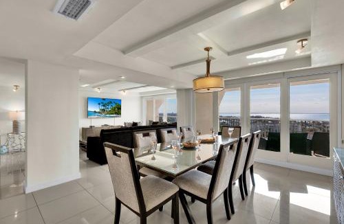 South Padre Island House | Vacation state of mind! Elegant Bayview, beachfront resort, shared pools & jacuzzi