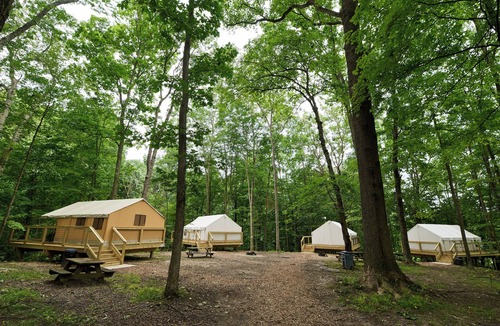 Cuyahoga Falls RV Rental | Valley Overlook, Peninsula, Ohio - Glamping Tent