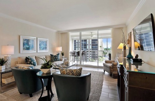 Vanderbilt Beach Condo | Vanderbilt Towers - Vanderbilt Beach - Bayside