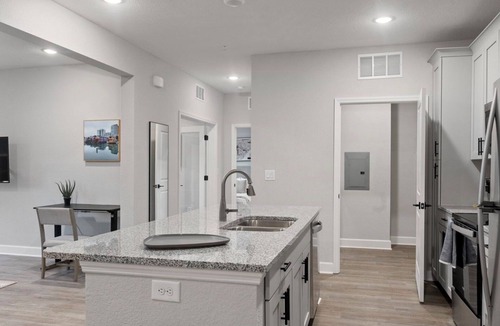 Newberry Apartment | Vanguard 2BD 12 - Two Bedroom Apartment, Sleeps 4