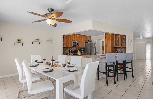 Venice East House | Venice Oasis: Heated pool, fast wi-fi & pets OK!