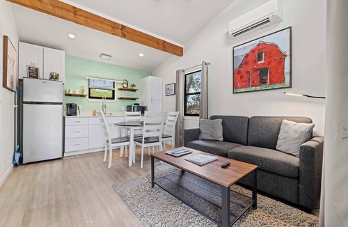 Fredericksburg Cottage | Verbena Waterfront With Hot Tub