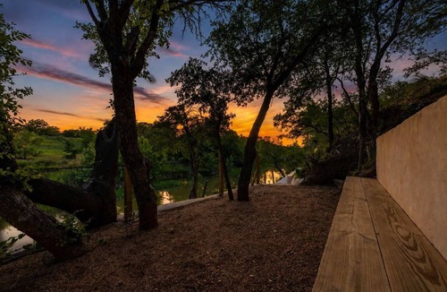 Fredericksburg Cottage | Verbena Waterfront With Hot Tub