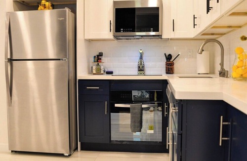 Little Haiti House | Vibrant 4bd/2ba Miami Home with WiFi, AC & POOL