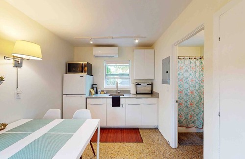 St. Pete Beach Apartment | Vibrant Beach Studio #1-more units also available