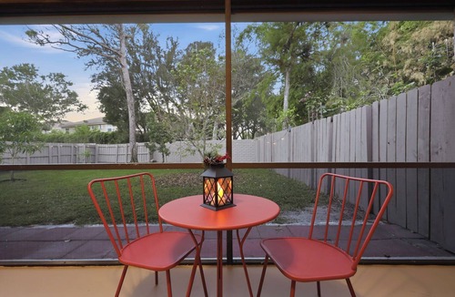 Greenview Shores House | Villa 10 mins to WEF ~ Fenced Yard ~ Pet Friendly