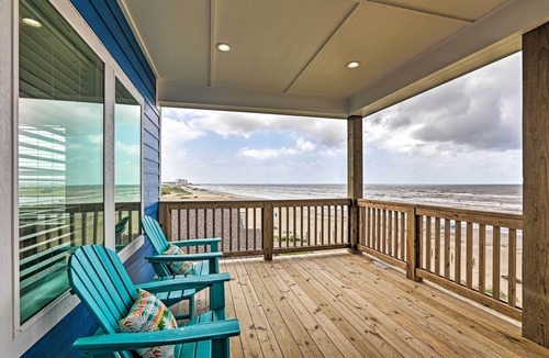 Galveston House | ‘Villa Azul’ Home in Galveston w/Ocean-View Deck!