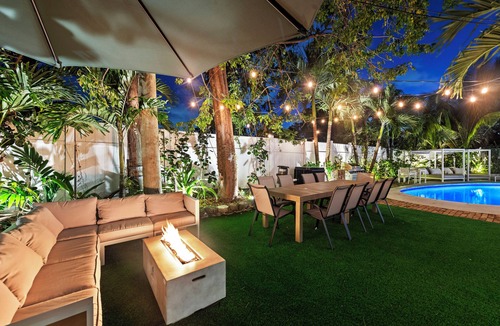 Miami Shores Villa | Villa Azur 8BR Outdoor Oasis with Poolside Bar