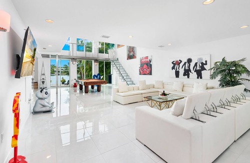 The Roads Villa | Villa Clara Waterfront 6 bedroom home 5 minutes from brickell and south beach