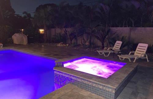 Naples Park Villa | Villa De Charme with Heated Salt Water Pool and Spa
