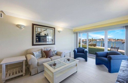 Marco Island Condo | Villa de Marco, Water-front 1-bedroom condo on Marco Island with & Washer Dryer