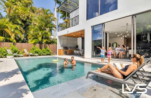 Victoria Park House | Villa Enclave- Brand New Luxe Las Olas Beach Villa