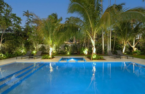 Coral Terrace House | Villa in Coral Gables with Pool Jacuzzi Game Room