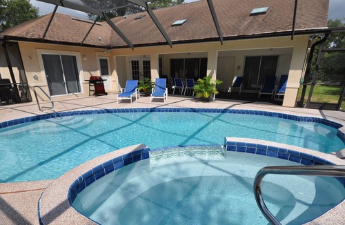 Spring Hill Villa | Villa On A Stunning Golf Course With Own Heated Pool Close To Beach/Restaurants