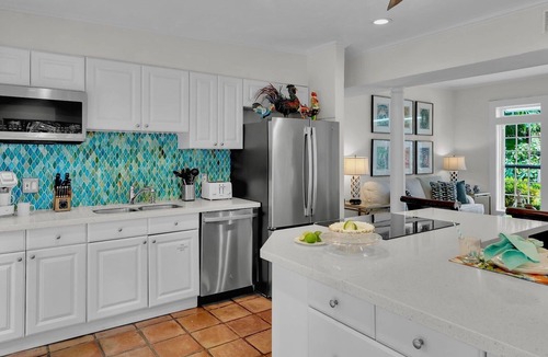 Midtown House | *VILLA PARADISO @ CASA EAST* Private Home & Pool + LAST KEY SERVICES…