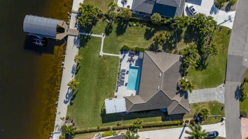 Caloosahatchee House | Villa Savona - A Luxurious Waterfront Wellness Retreat