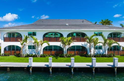 Boca Raton Apartment | Villa Sirena - Boca Waterfront Escape