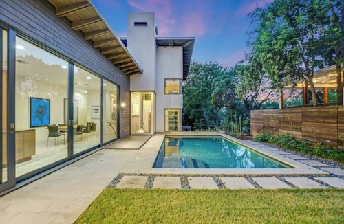 South River City Villa | Villa Tranquila and South Congress