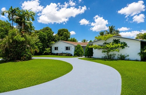 Pembroke Pines House | Villa Velvet ~ Heated Pool, Jacuzzi, Game Room & Minutes to Beaches