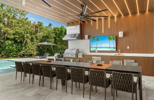 North Miami Beach Villa | Villa Victory with pool