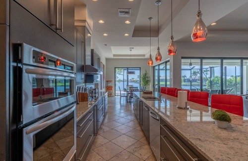 Pelican House | Villa Waterview with pool and spa SW Cape Coral