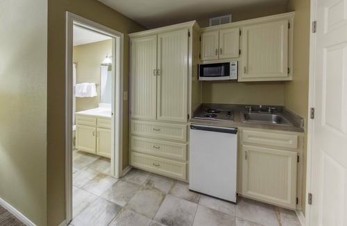 Canyon Lake Villa | Villa with Access to 6 Pools | 18-Hole Mini-Golf
