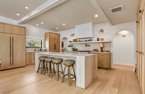 Garden Acres House | Vine Retreat | Near Texas A&M