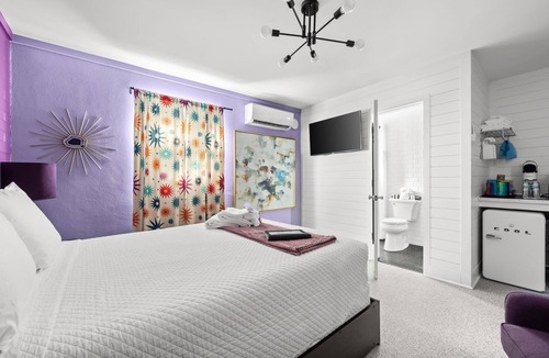 Port St. Joe Hotel | Violet Valentino | Purple Boutique Retreat