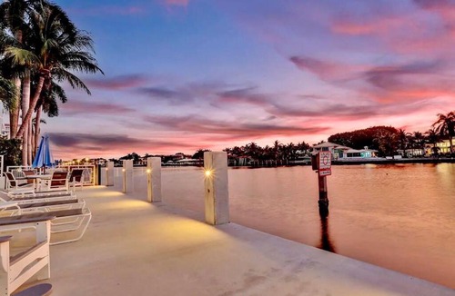 East Fort Lauderdale Apartment | Vistamar Waterfront Beach Abode -Walk to the Beach