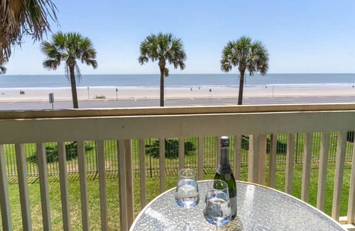 Galveston Condo | Vitamin Sea @ The Dawn, Beach front 2 BR Condo