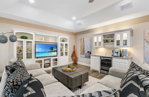 South Padre Island House | Walk to Bay & Beach! Private Pool! Foosball! Games