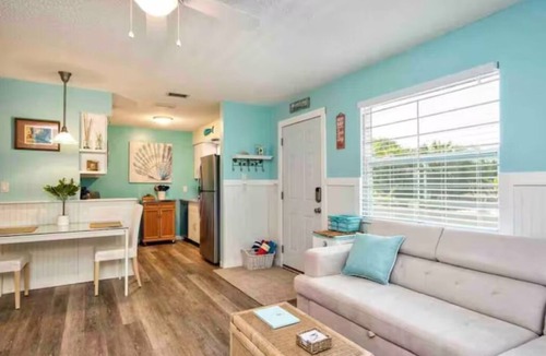 Indian Rocks Beach Condo | Walk to Beach: Seaside Serenity Oasis Near Indian Rocks Beach.